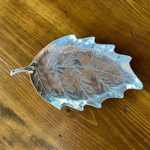 Mariposa Oak Leaf Server #888
